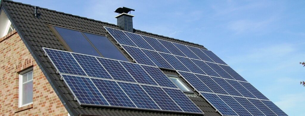 Puedo vender la energía sobrante de mis placas solares