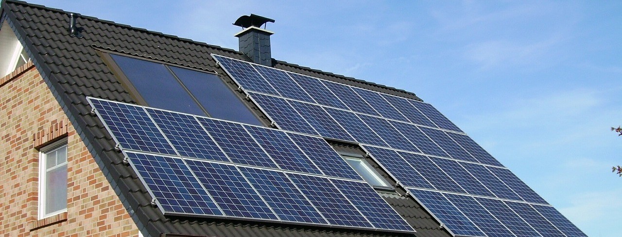 Puedo vender la energía sobrante de mis placas solares