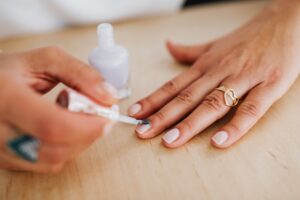 Cómo hacer una campaña de marketing de permanentes de uñas